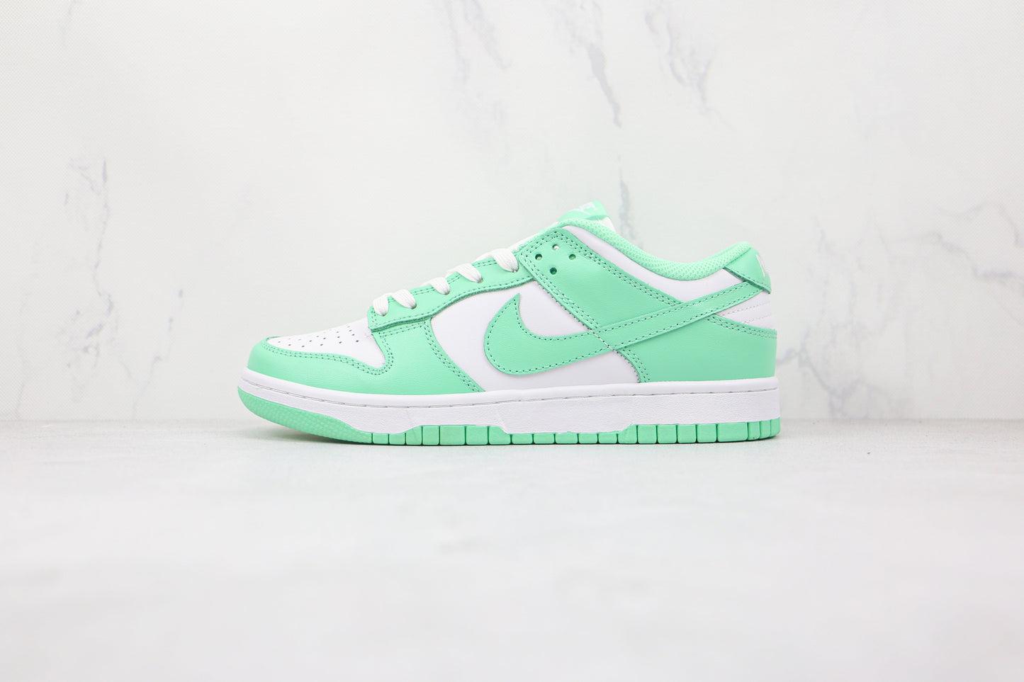 Dunk Low Green Glow