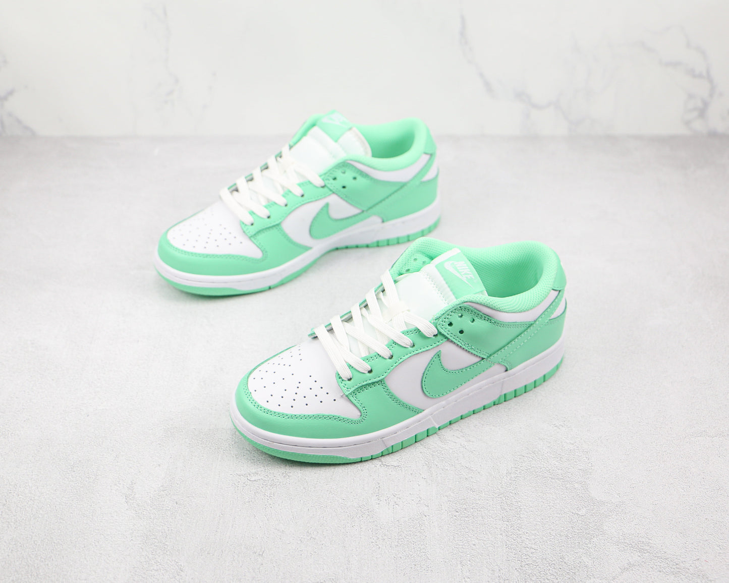 Dunk Low Green Glow